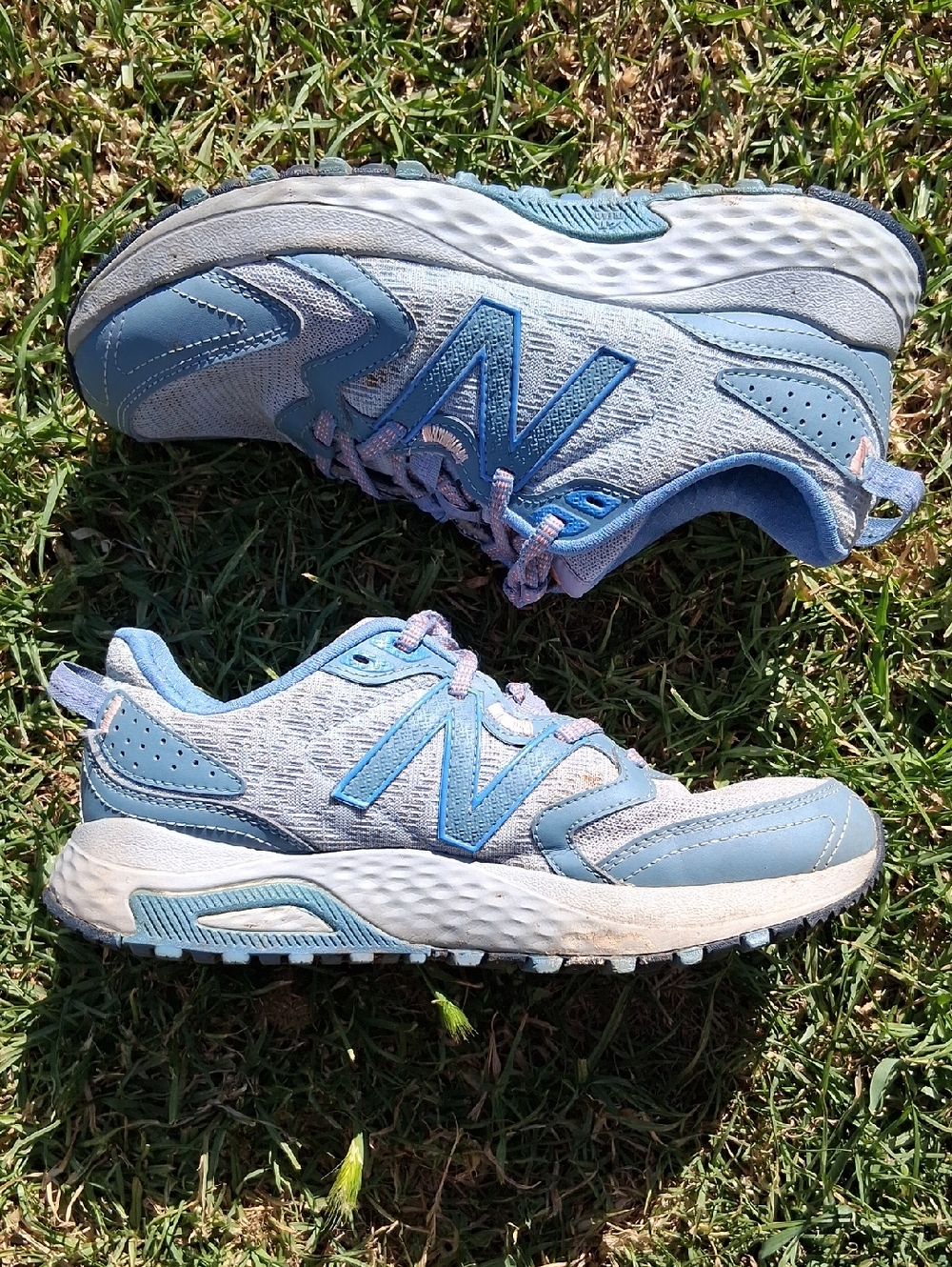 New Balance 410 Trail Sky Blue and Pink Running Sneakers